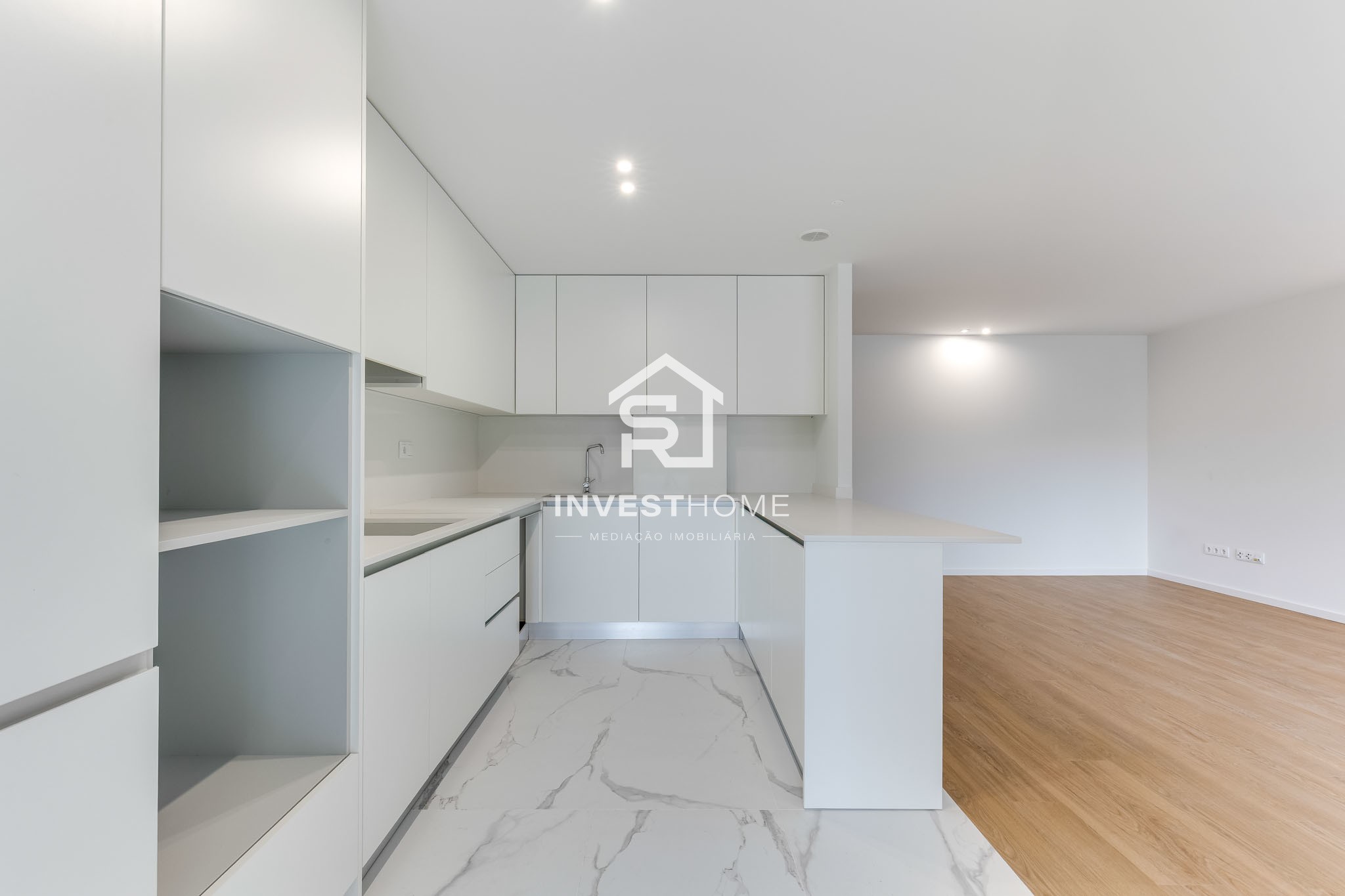 Apartamento T3 | Novo 2025 | Pronto a Escriturar | Varanda | Box