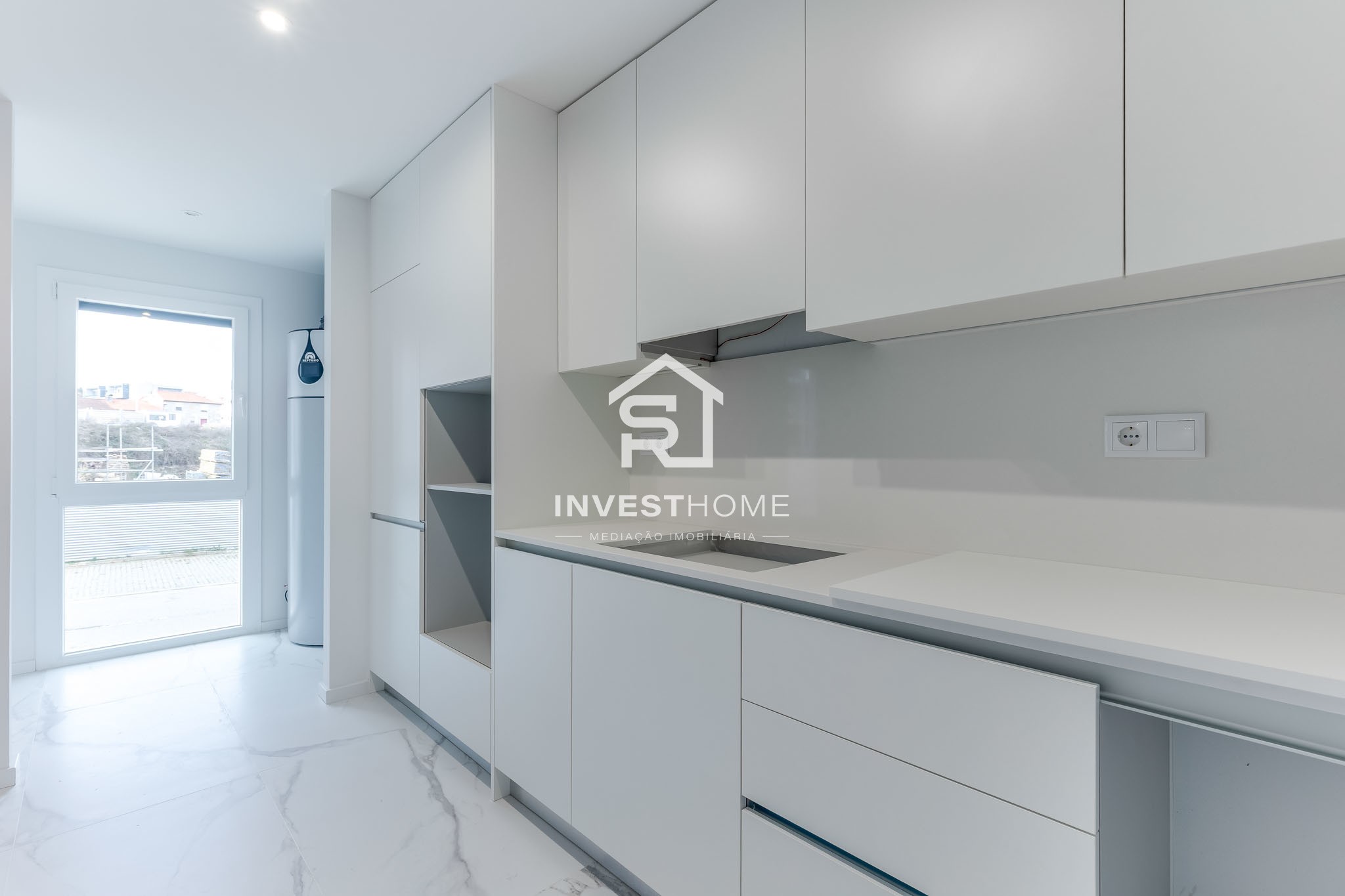 Apartamento T3 | Novo 2025 | Pronto a Escriturar | Varanda | Box