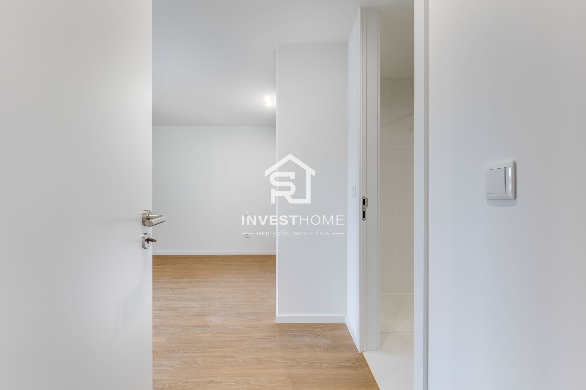 Apartamento T3 | Novo 2025 | Pronto a Escriturar | Varanda | Box