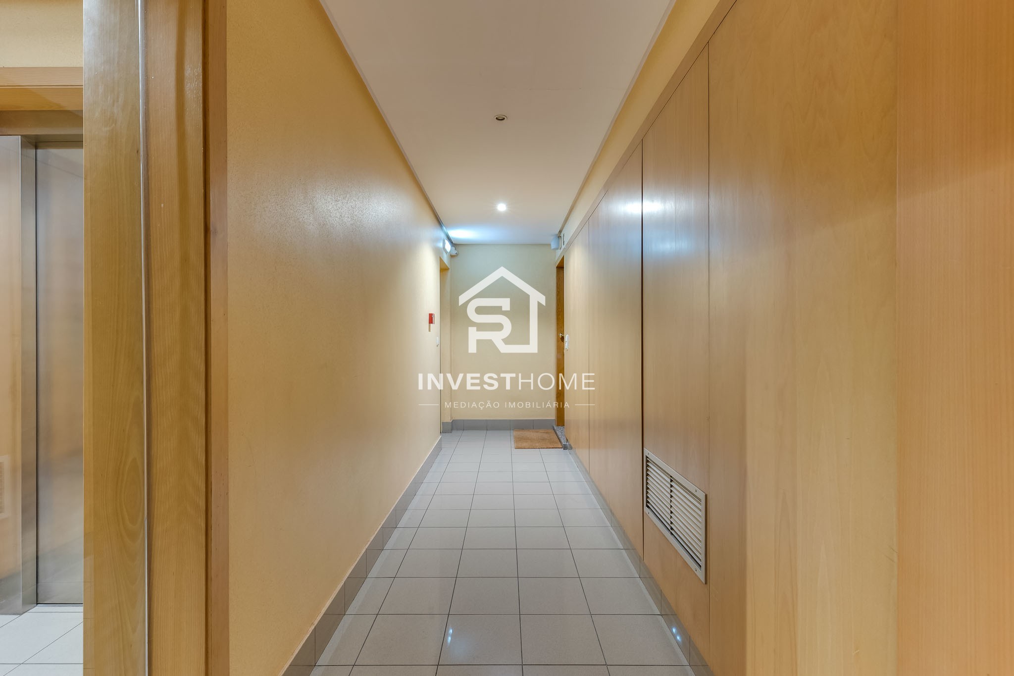 Apartamento T3 | Renovado | Porteiro | Varanda | Lug Garagem | Lordelo do Ouro