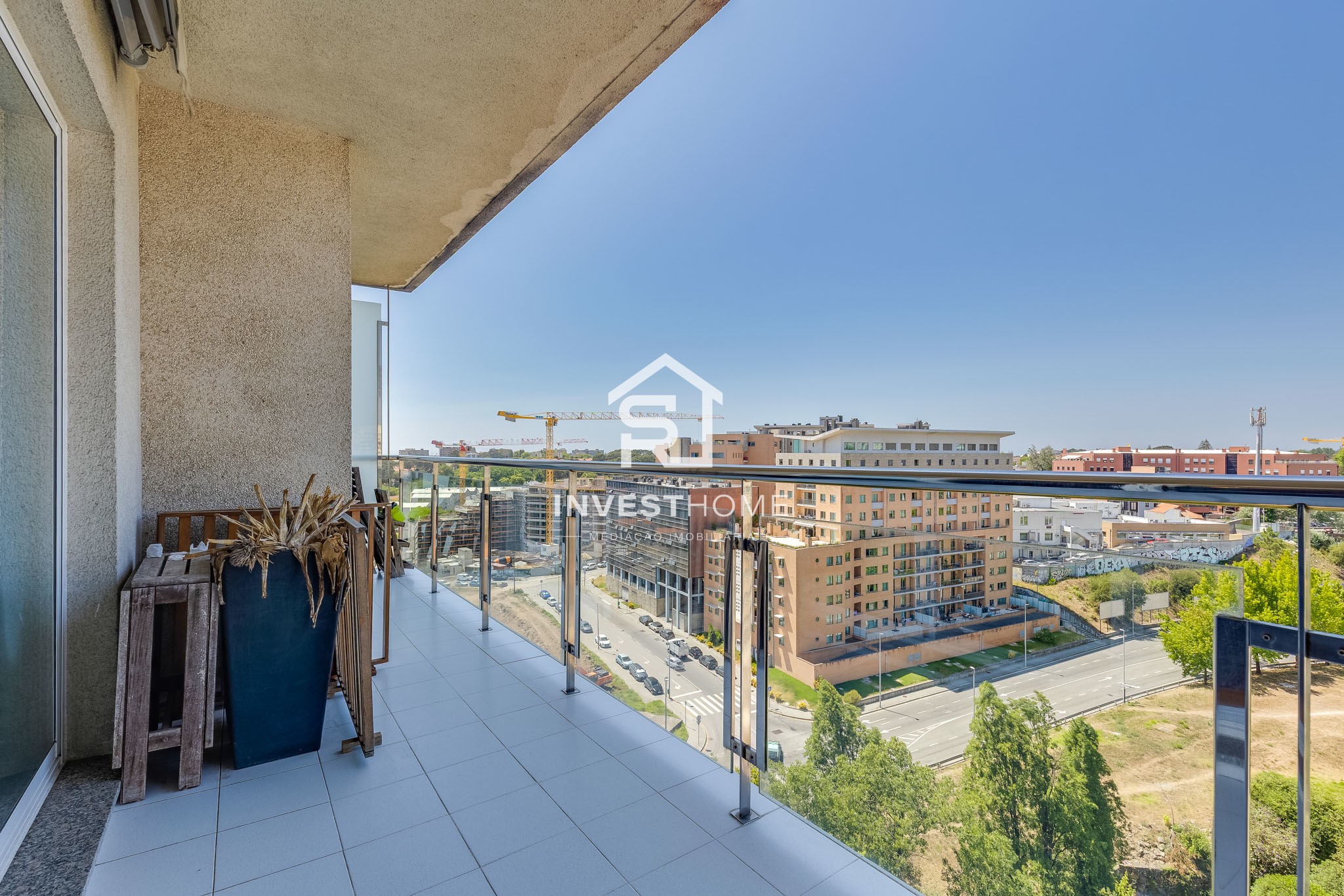 Apartamento T3 | Renovado | Porteiro | Varanda | Lug Garagem | Lordelo do Ouro