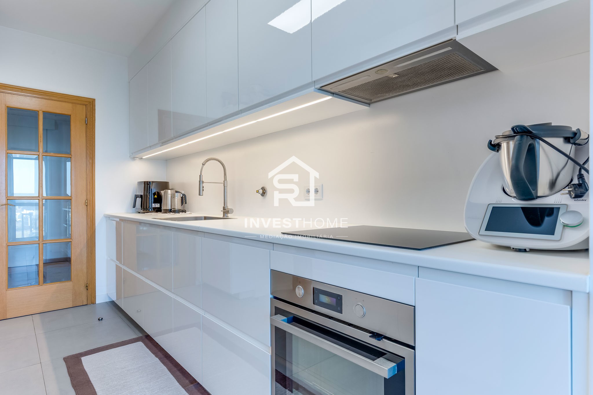 Apartamento T3 | Renovado | Porteiro | Varanda | Lug Garagem | Lordelo do Ouro