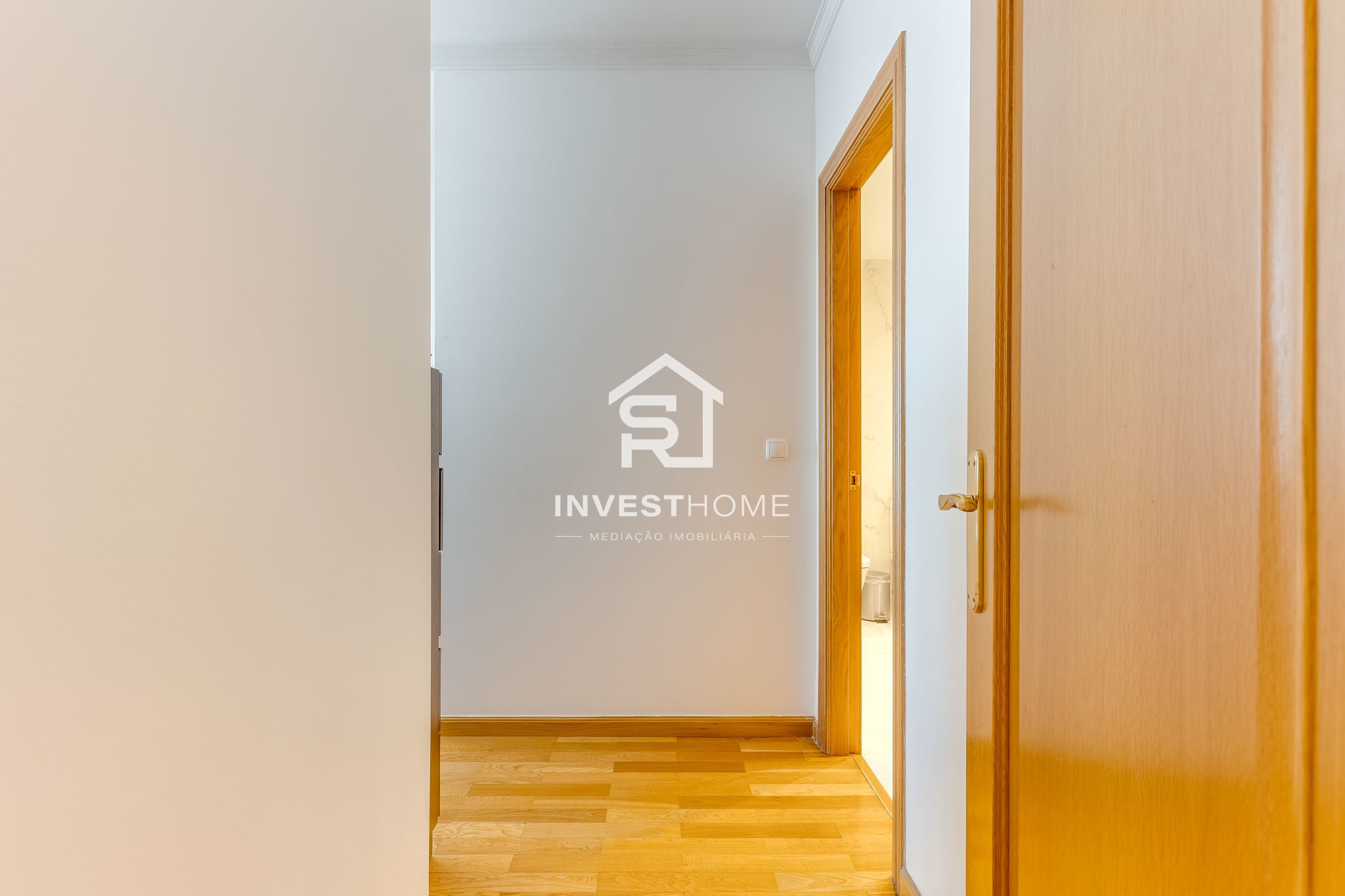 Apartamento T3 | Renovado | Porteiro | Varanda | Lug Garagem | Lordelo do Ouro