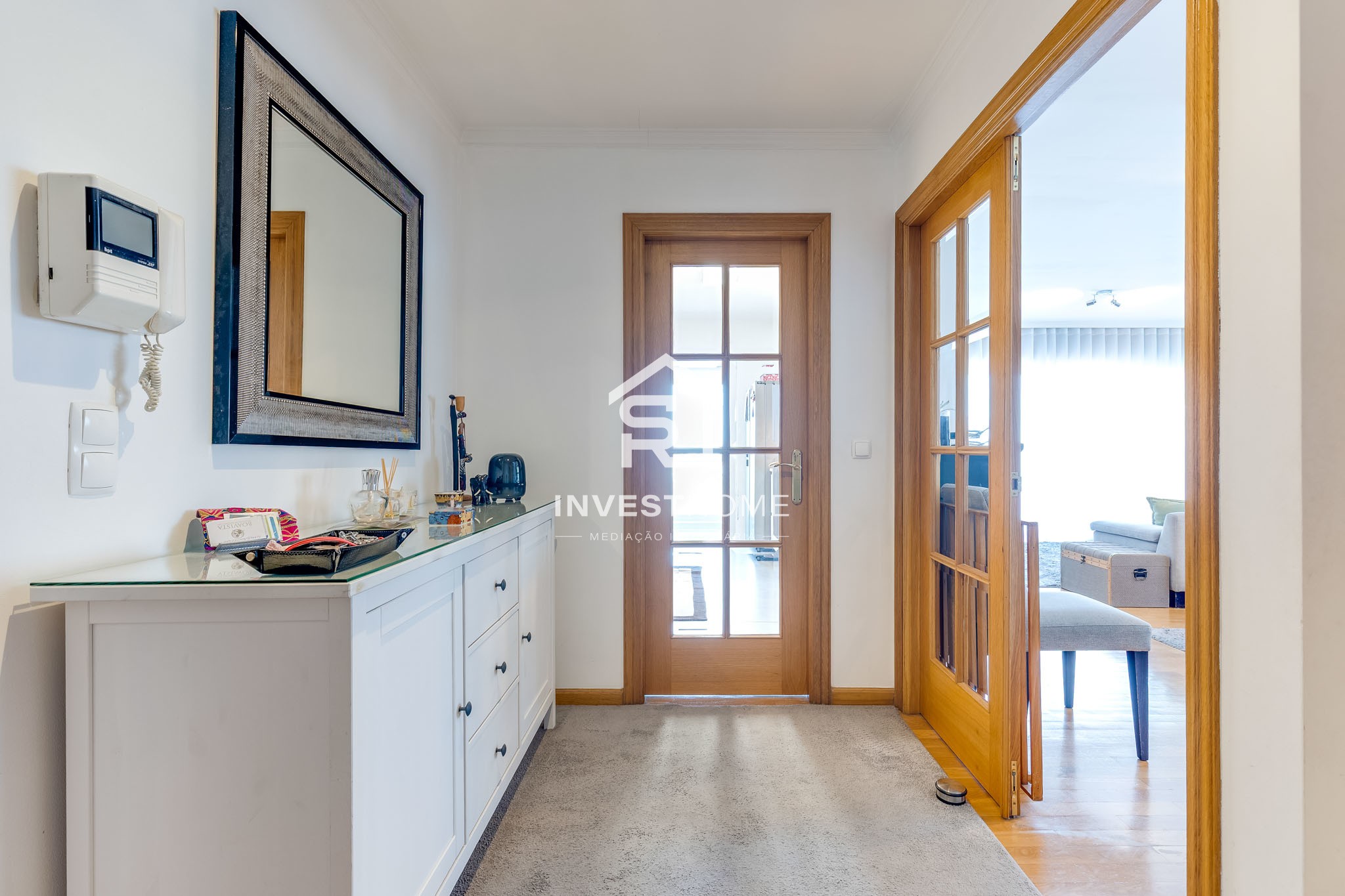 Apartamento T3 | Renovado | Porteiro | Varanda | Lug Garagem | Lordelo do Ouro