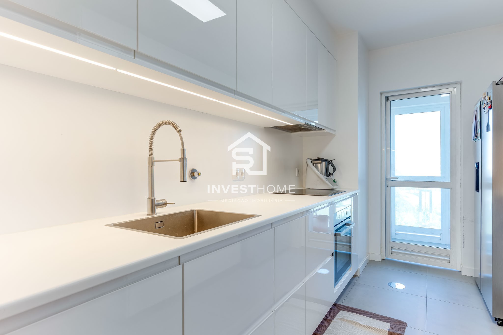 Apartamento T3 | Renovado | Porteiro | Varanda | Lug Garagem | Lordelo do Ouro