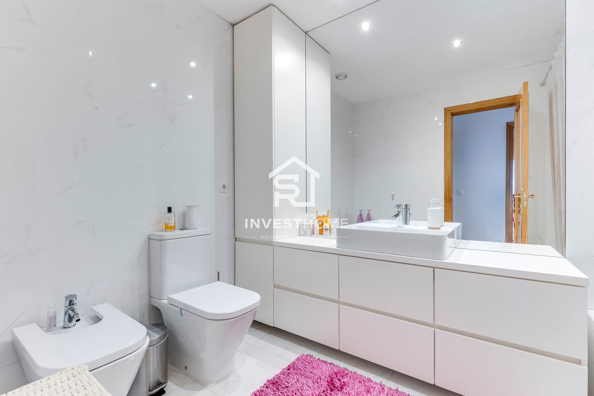 Apartamento T3 | Renovado | Porteiro | Varanda | Lug Garagem | Lordelo do Ouro