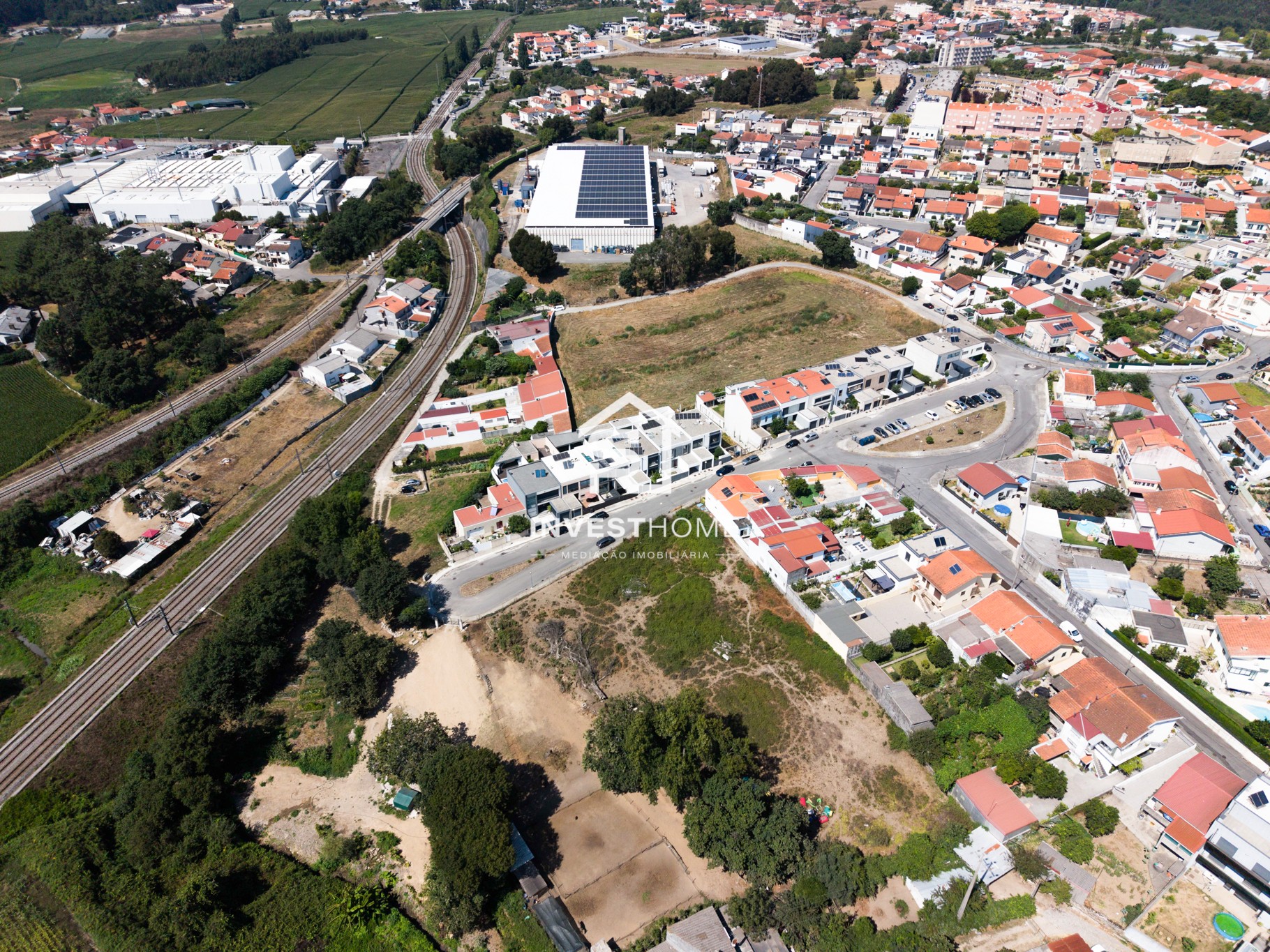 Moradia T3 | Luxo | 2 Frentes | Jardim | Box 2 carros | Leça do Balio