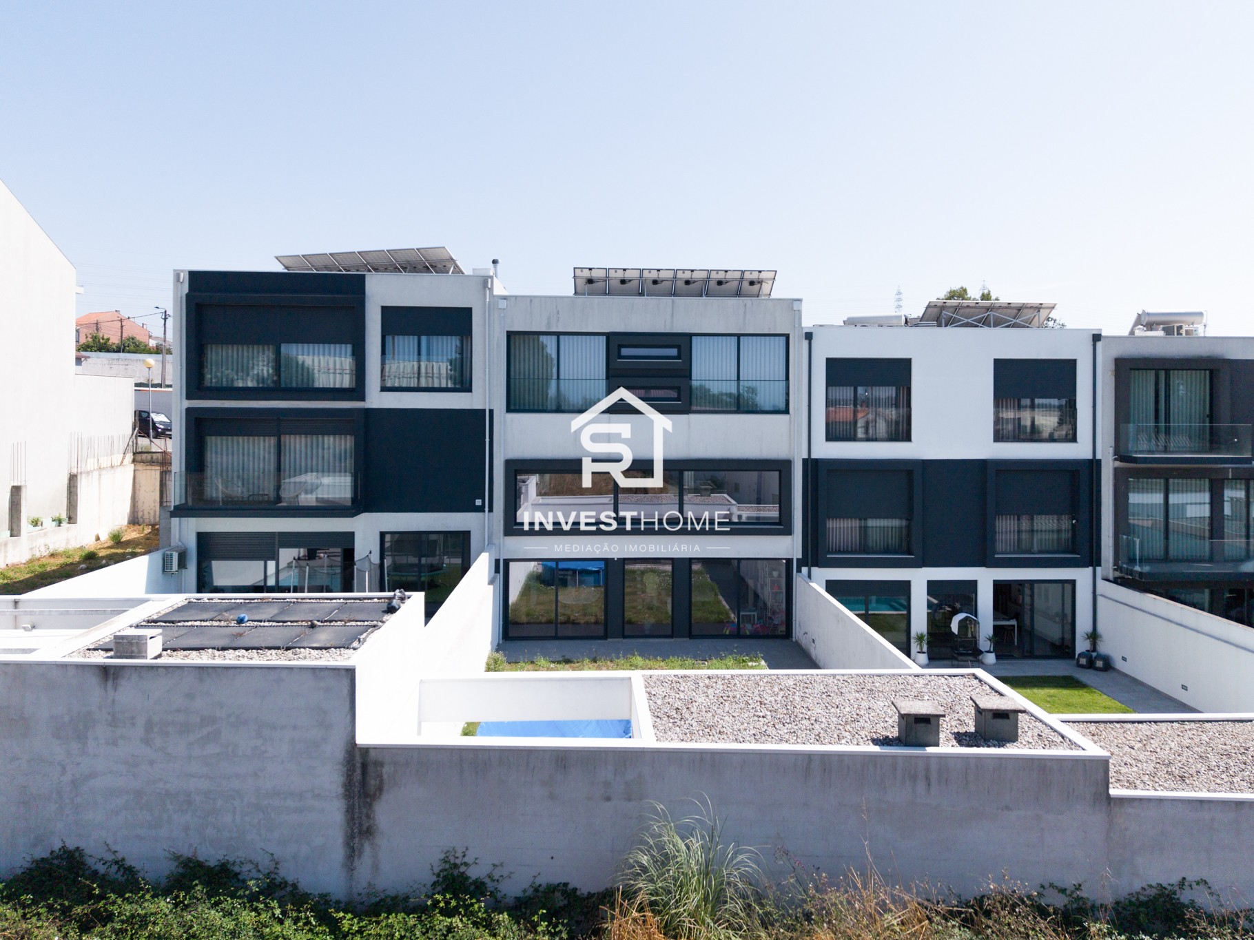Moradia T3 | Luxo | 2 Frentes | Jardim | Box 2 carros | Leça do Balio