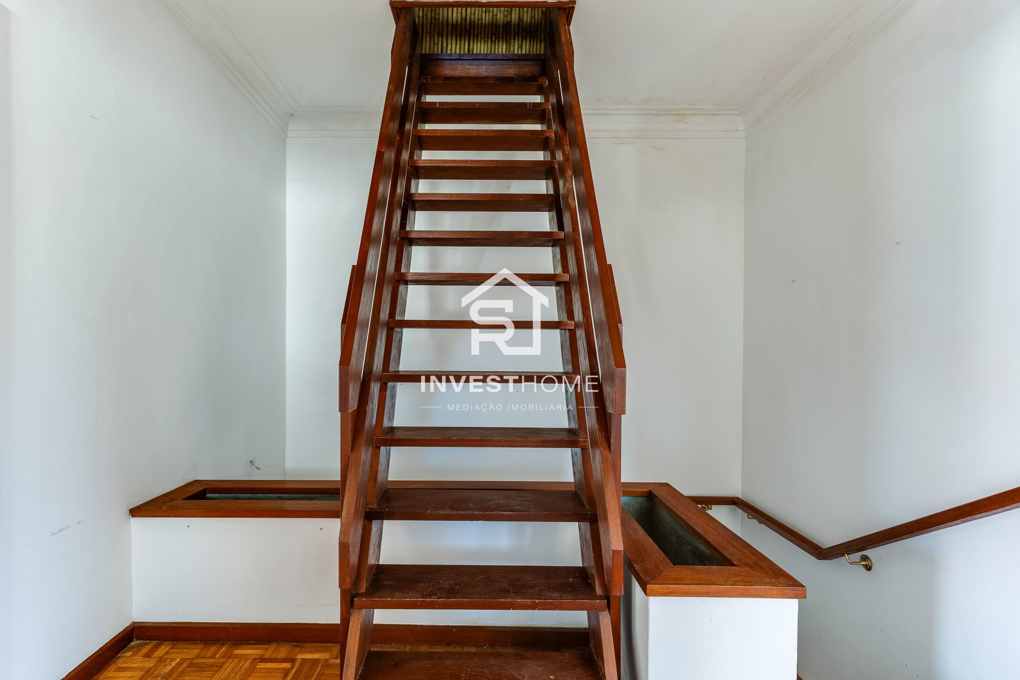 Moradia T4 | Junto ao Metro do Lidador | Varanda | Jardins | Garagem