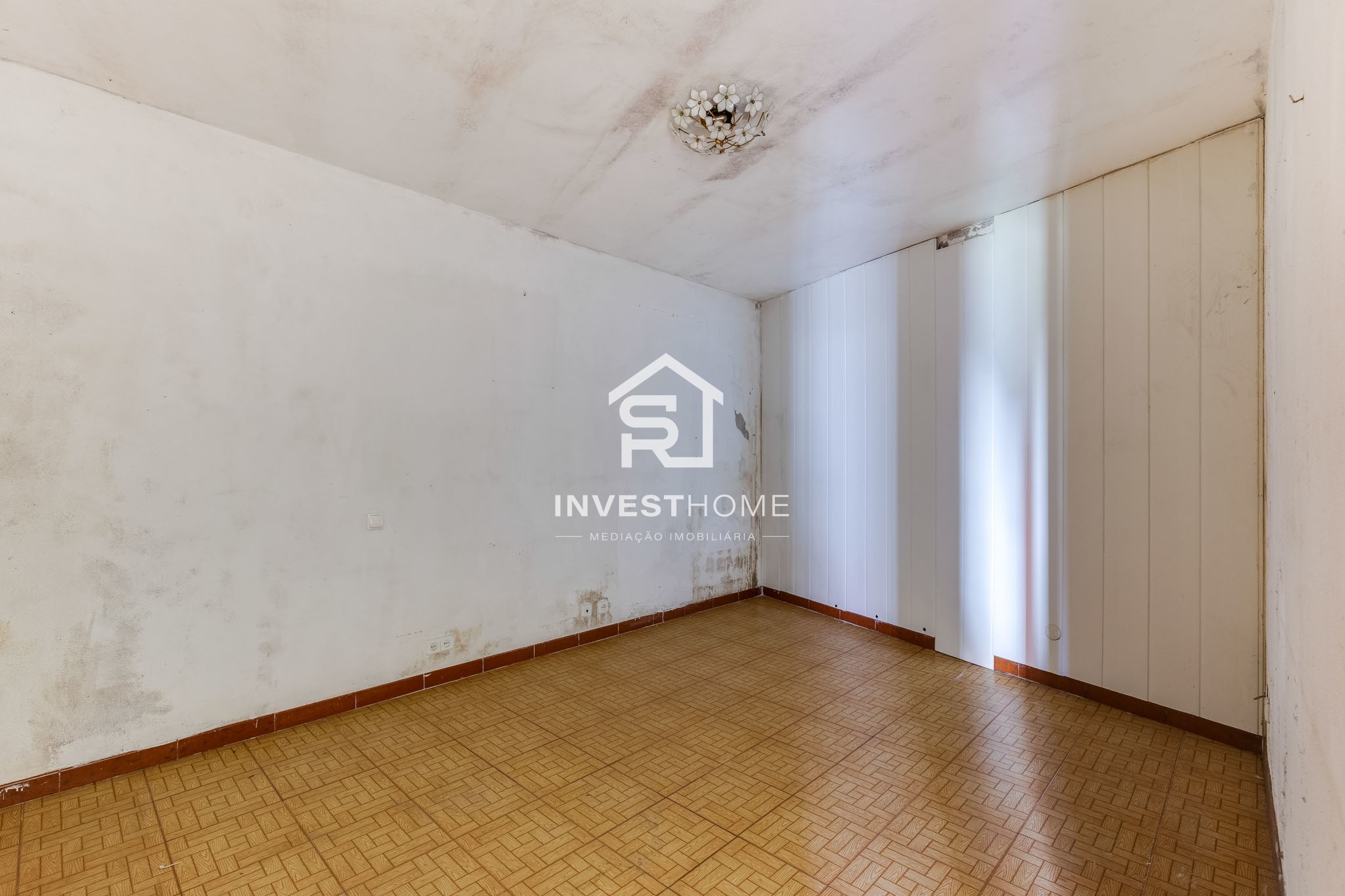 Moradia T4 | Junto ao Metro do Lidador | Varanda | Jardins | Garagem