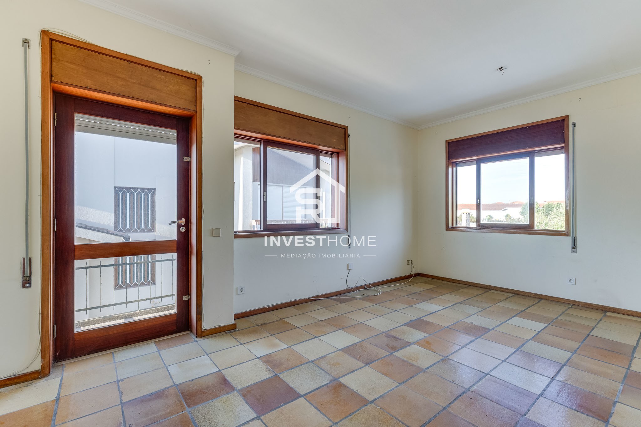 Oportunidade Única de Investimento – Sociedade Comercial com Padaria/Confeitaria e Património Imobiliário