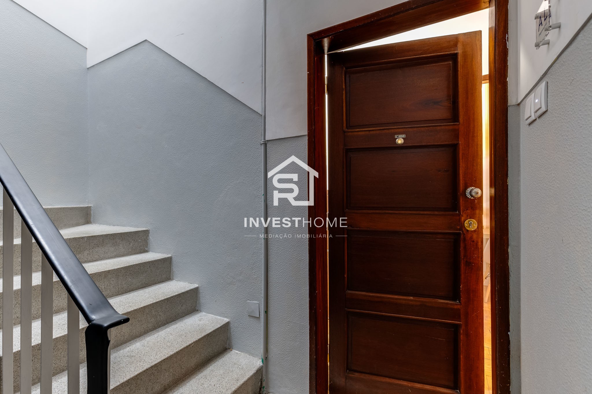 Prédio | 4 Apartamentos T2 | Licença AL ativa | Porto