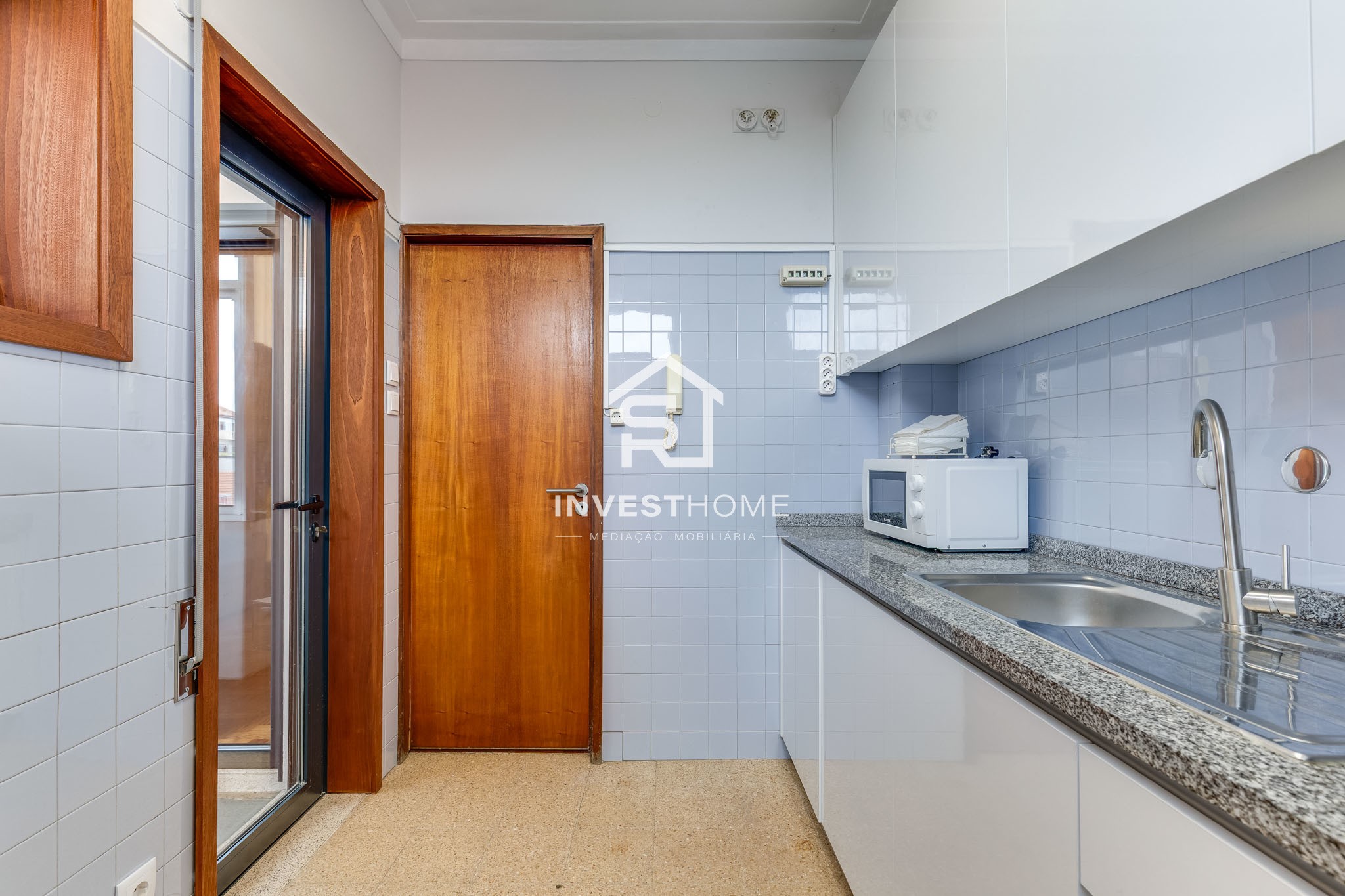 Prédio | 4 Apartamentos T2 | Licença AL ativa | Porto