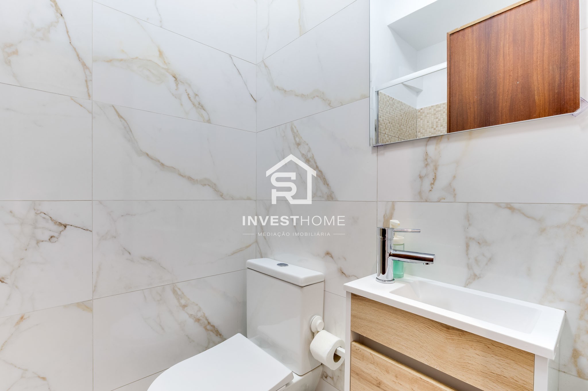 Prédio | 4 Apartamentos T2 | Licença AL ativa | Porto