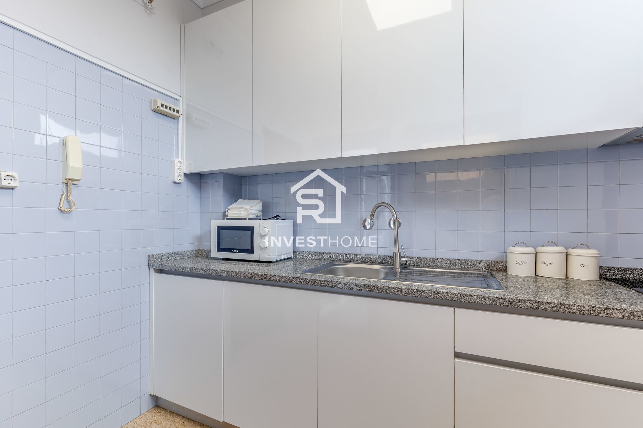 Prédio | 4 Apartamentos T2 | Licença AL ativa | Porto
