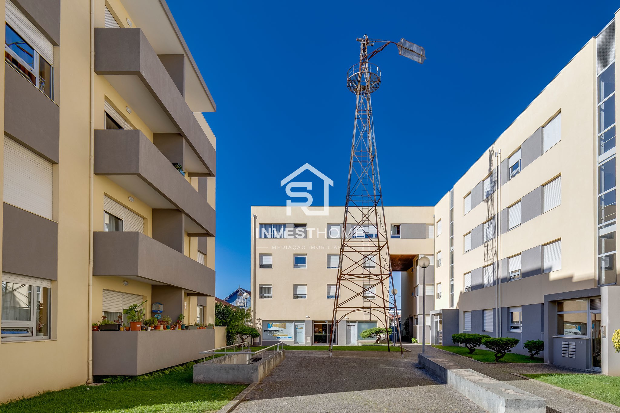 T2+1 com Suite | 112 m² | Elevador | Garagem para 2 Viaturas | Metro de Pedras Rubras