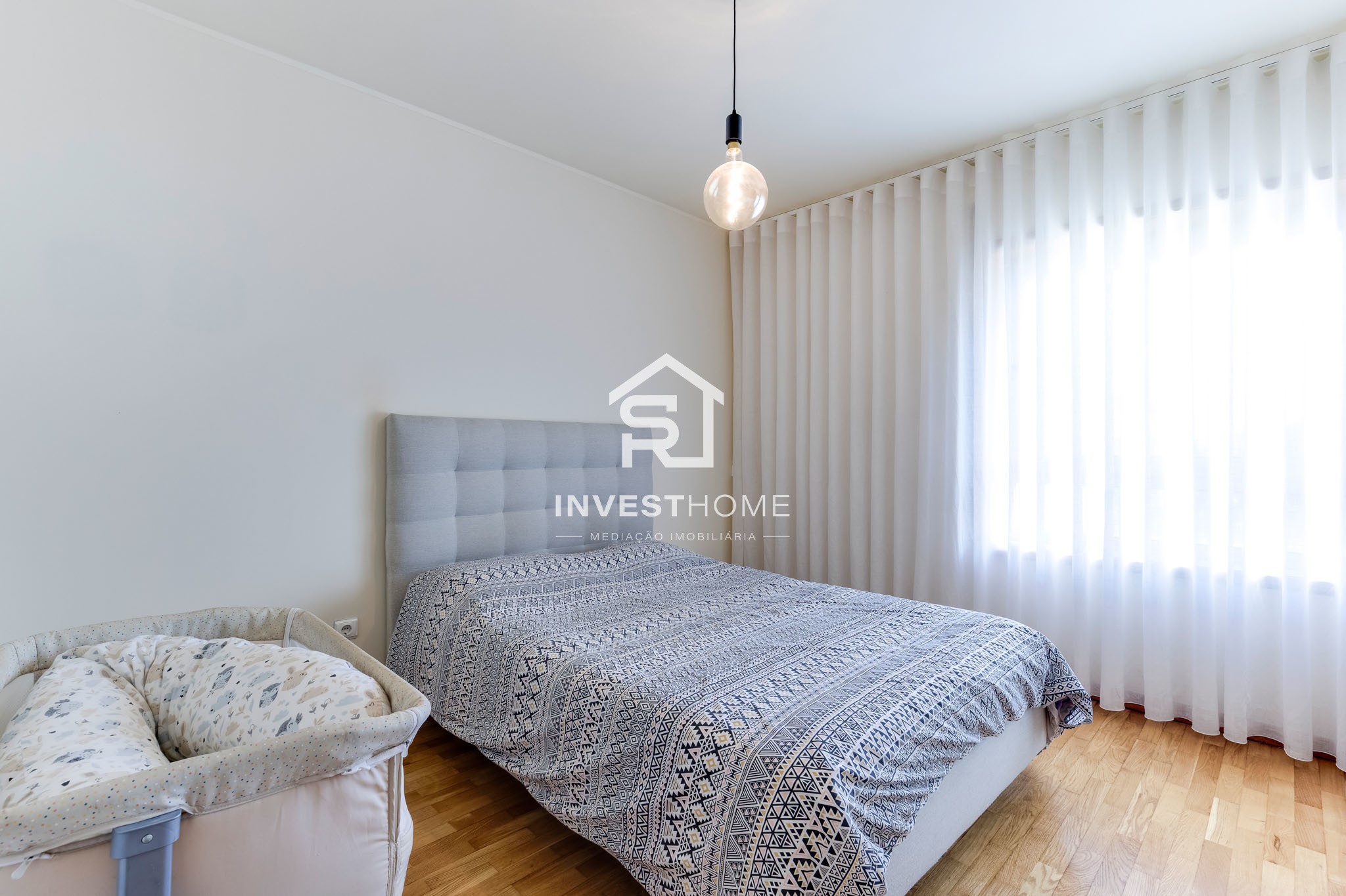 T2+1 com Suite | 112 m² | Elevador | Garagem para 2 Viaturas | Metro de Pedras Rubras