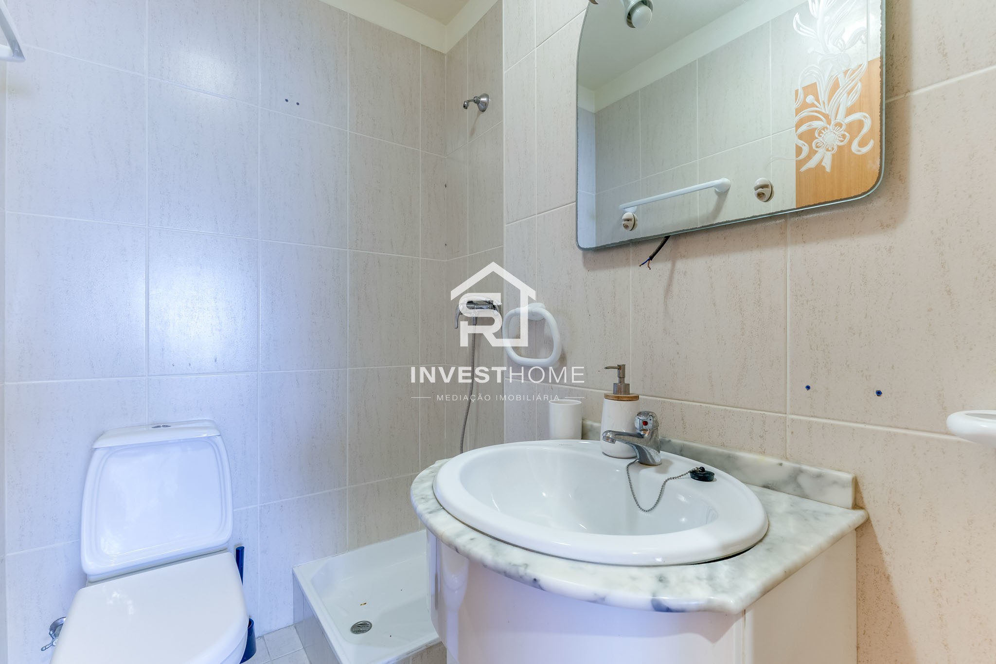 T2+1 com Suite | 112 m² | Elevador | Garagem para 2 Viaturas | Metro de Pedras Rubras